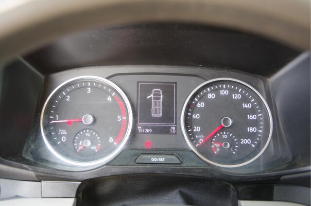 Volkswagen CRAFTER 35 2.0 TDI 140PK L3H3 (L2H2) EURO 6! 3-ZITS TREKHAAK 3T, NAVI, CAMERA, PDC, DAB, CRUISE, VOORRUITVERWARMING