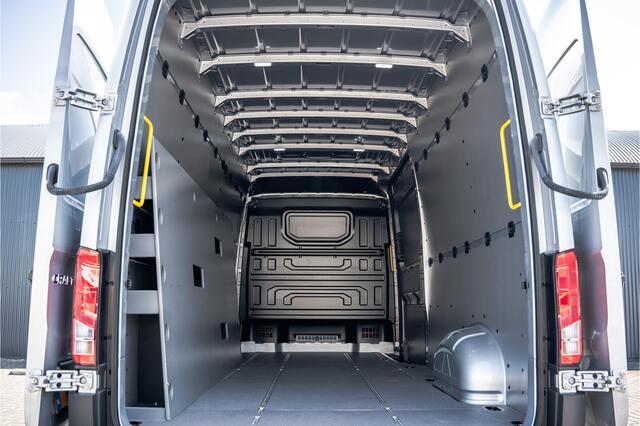 Volkswagen CRAFTER 2.0 TDI L4H3 | 177 PK | Automaat | LED | Camera | Carplay | Cruise | PDC | Airco | Trekhaak