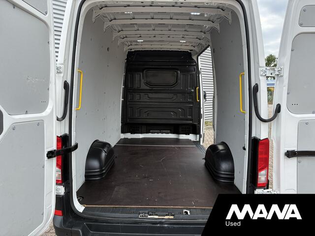 Volkswagen CRAFTER 35 2.0 TDI 140 pk L3H3 Automaat Airco Cruise Carplay Sensoren