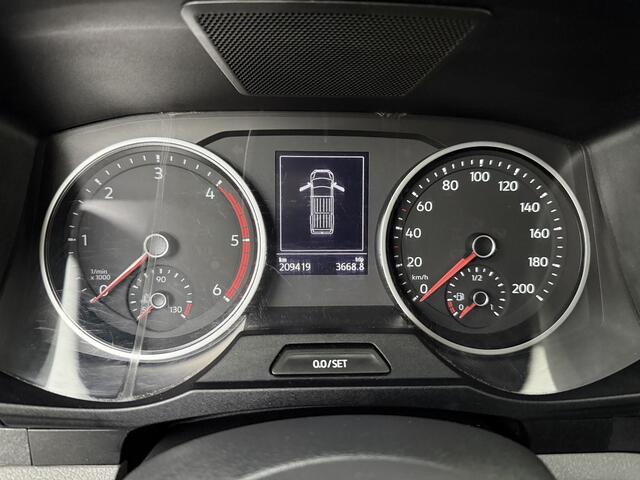 Volkswagen CRAFTER 2.0TDI 140PK L3H2 Exclusive Edition Imperiaal | Trekhaak | Led | Navigatie | Camera | 3-Zits | Airco | Cruise
