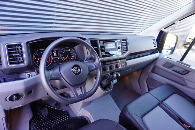 Volkswagen CRAFTER 35 140pk L3H2/L2H1 Airco Kunstleder Parkeersensoren Standkachel Bluetooth