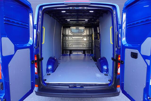 Volkswagen CRAFTER 35 140pk L3H2/L2H1 Airco Kunstleder Parkeersensoren Standkachel Bluetooth