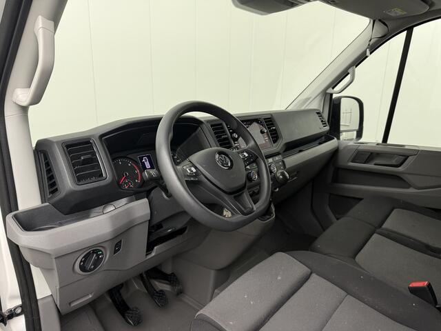 Volkswagen CRAFTER 2.0TDI 140PK L3H3 Highline Imperiaal | Trekhaak | Navigatie | Camera | Airco | Cruise | 3-Zits