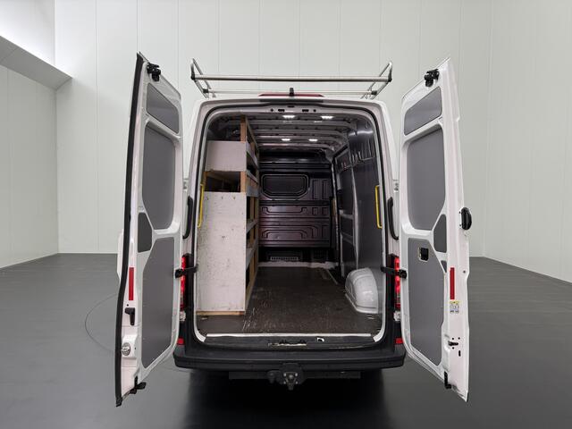 Volkswagen CRAFTER 2.0TDI 140PK L3H3 Highline Imperiaal | Trekhaak | Navigatie | Camera | Airco | Cruise | 3-Zits