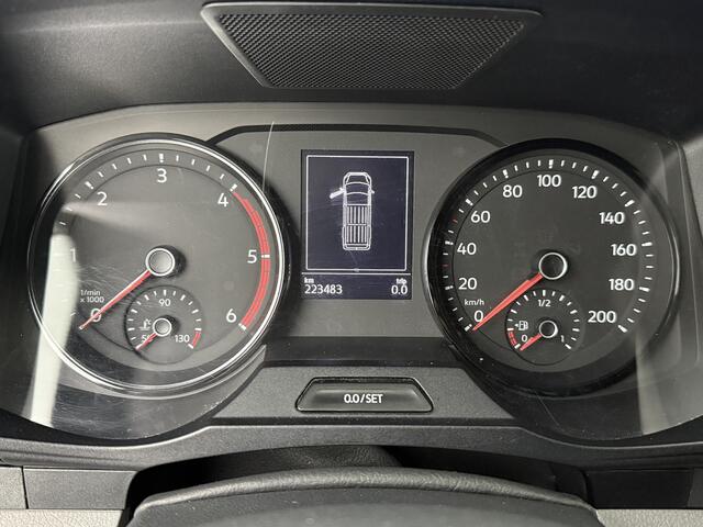 Volkswagen CRAFTER 2.0TDI 140PK L3H3 Highline Imperiaal | Trekhaak | Navigatie | Camera | Airco | Cruise | 3-Zits