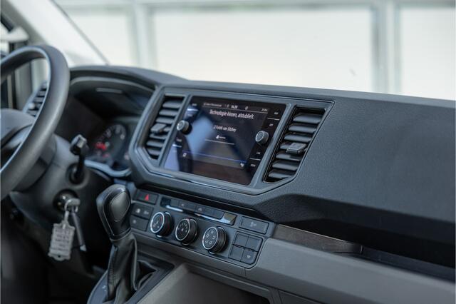 Volkswagen CRAFTER 35 2.0 TDI DSG L3H2 | Navigatie | Camera | CarPlay | Trekhaak | 3-Zitter | DAB | Nieuwe APK
