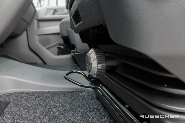 Volkswagen CRAFTER L3H3 | 2.0Tdi 140Pk Aut. | Nieuw Model | Stoel-Stoel | Achteruitrijcamera | LED | 17'' | Deep Black