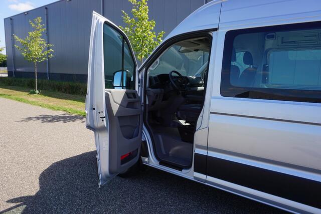 Volkswagen CRAFTER 35 2.0 TDI L4H3 Highline in Nieuwstaat met BPM voordeel |Mooie Camperbasis |180 PK Automaat |2 stoelen |Adaptive Cruise |Standkachel |Trekhaak |Camera |Metallic |Stoelverwarming