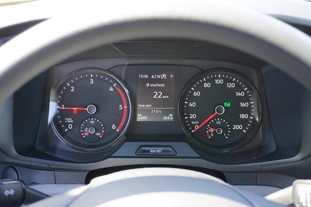 Volkswagen CRAFTER 35 2.0 TDI L4H3 Highline in Nieuwstaat met BPM voordeel |Mooie Camperbasis |180 PK Automaat |2 stoelen |Adaptive Cruise |Standkachel |Trekhaak |Camera |Metallic |Stoelverwarming