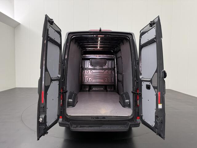 Volkswagen CRAFTER 2.0TDI 140PK L3H3 Highline | Navigatie | Camera | Multimedia | Airco | Betimmering