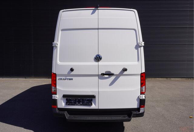 Volkswagen CRAFTER 140pk Automaat L3H3/L2H2 Apple Carplay Camera Parkeersensoren Standkachel 3-zits
