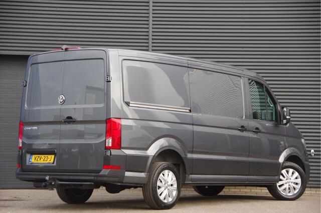 Volkswagen CRAFTER 35 2.0 TDI L3H2(L2H1) 3-ZITS, 165PK AUT. LED, 3.5T TREKHAAK, ADAPT. CRUISE, CAMERA, NAVI, AIRCO, VOORRUIT VERWARMING, NL AUTO, NAP