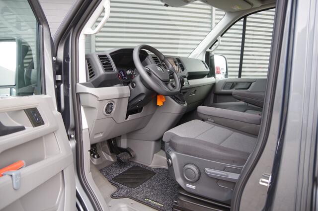 Volkswagen CRAFTER 35 2.0 TDI L3H2(L2H1) 3-ZITS, 165PK AUT. LED, 3.5T TREKHAAK, ADAPT. CRUISE, CAMERA, NAVI, AIRCO, VOORRUIT VERWARMING, NL AUTO, NAP