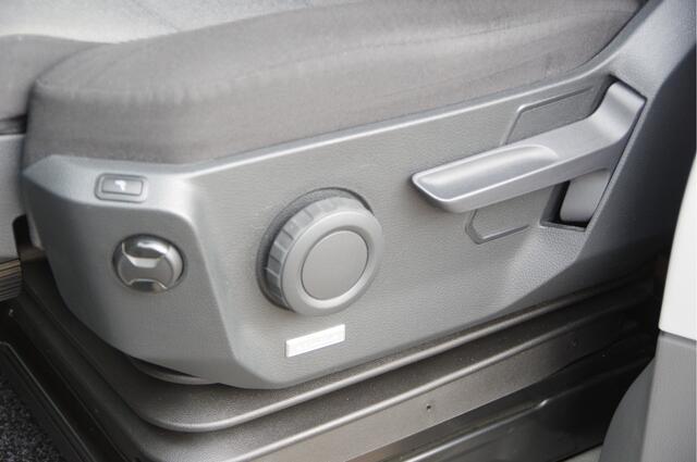 Volkswagen CRAFTER 35 2.0 TDI L3H2(L2H1) 3-ZITS, 165PK AUT. LED, 3.5T TREKHAAK, ADAPT. CRUISE, CAMERA, NAVI, AIRCO, VOORRUIT VERWARMING, NL AUTO, NAP