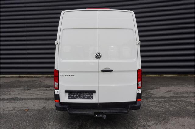 Volkswagen CRAFTER 140pk Automaat L3H3/L2H2 LED Navigatie Trekhaak Apple carplay Cruise control Parkeersensoren