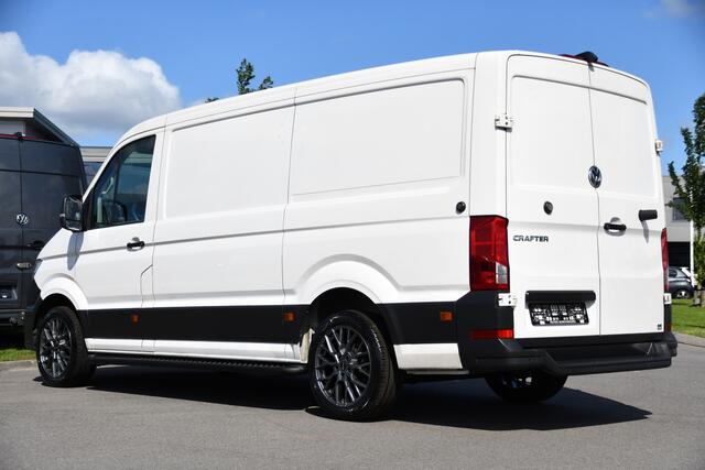 Volkswagen CRAFTER 35 2.0 TDI L3H2 PB Edition Camera, Cruise, Carplay, LED, Stoelverwarming, Clima, Multimedia, 177pk, Automaat, Uniek!