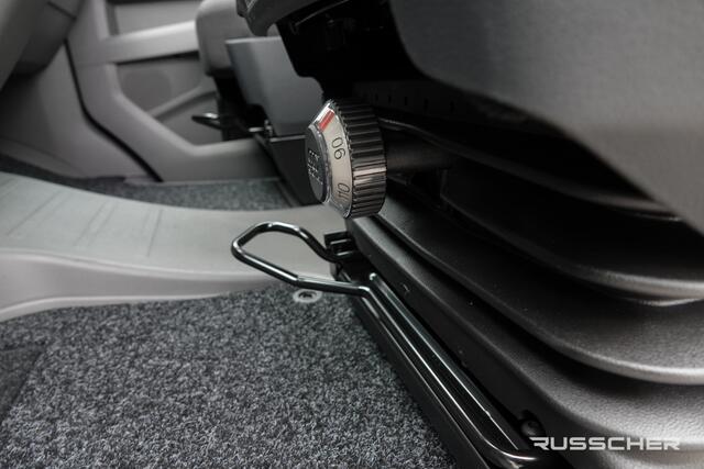 Volkswagen CRAFTER L3H3 | 2.0Tdi 140Pk Aut. | Nieuw Model | Stoel-Stoel | Achteruitrijcamera | LED | 17'' | Oyster Silver