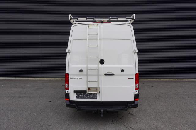 Volkswagen CRAFTER 180pk Automaat 4x4 4Motion L3H3/L2H2 Apple Carplay Trekhaak Camera Parkeersensoren Navigatie Cruise control Imperiaal