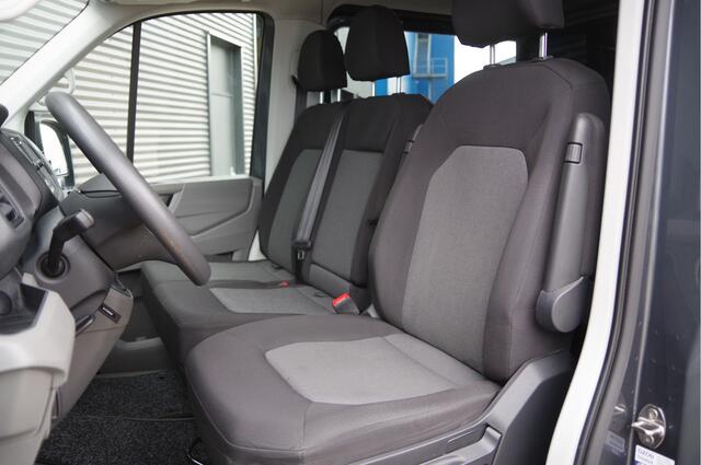 Volkswagen CRAFTER 2.0 TDI L3H2(L2H1) 177PK AUT. DC-6P, CAMERA, TREKHAAK, CRUISE, CARPLAY, AIRCO, PARKEERSENSOREN, DUBBELE CABINE, DUBBEL CABINE, NL AUTO, NAP