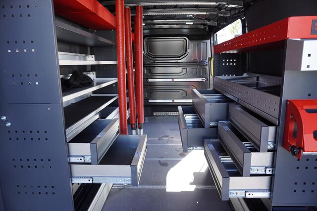 Volkswagen CRAFTER 180pk Automaat L3H3/L2H2 Werkplaats inrichting Navigatie Trekhaak Parkeersensoren