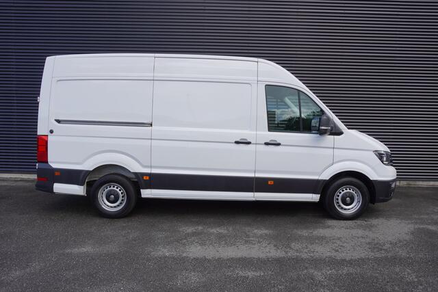 Volkswagen CRAFTER 140pk Automaat L3H3/L2H2 Apple carplay Camera parkeersensoren Cruise control Navigatie 3-Zits