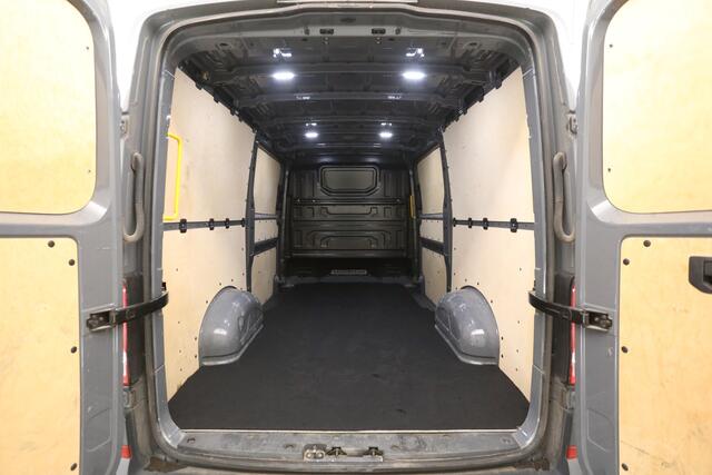 Volkswagen CRAFTER 2.0 TDI 177PK L3H2 | 3000KG Trekgew. | Trekhaak | Airco | Cruise | Carplay | 2xSchuifdeur