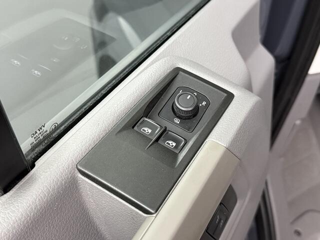 Volkswagen CRAFTER 2.0TDI 140PK L3H3 Highline | Navigatie | Camera | Multimedia | Airco | Cruise | Betimmering