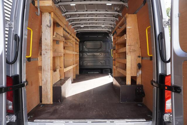 Volkswagen CRAFTER 50 N1 Dubbellucht 160pk Automaat L4H3/L3H2 Apple Carplay 3500kg Trekgewicht Imperiaal Camera Parkeersensoren Cruise control