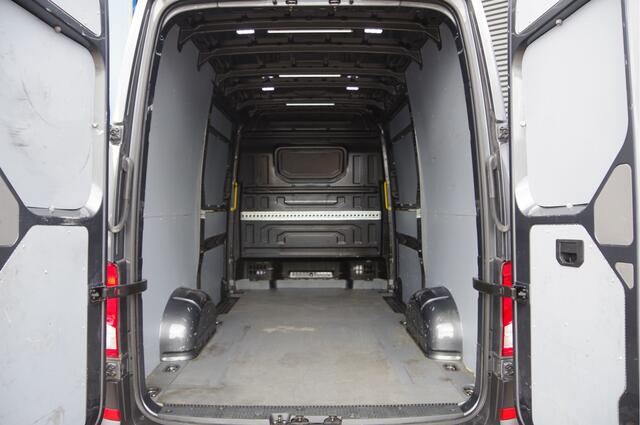 Volkswagen CRAFTER 35 2.0 TDI L3H3(L2H2) 177PK AUT. 2X SCHUIFDEUR, STOELVERWARMING, CAMERA, NAVI, CRUISE, LEDER STUUR, VOORRUIT VERWARMING, STUURVERWARMING, NL AUTO, NAP, DUBBELE SCHUIFDEUR, 2 SCHUIFDEUREN