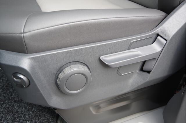 Volkswagen CRAFTER 50 2.0 TDI L4, N1! DUBBELLUCHT OPEN LAADBAK, 3.5T TREKHAAK, FACELIFT, CAMERA, PARKEERSENSOREN, CARPLAY, CLIMA, NL AUTO, NAP, PICK-UP, OPENLAADBAK, PICK UP
