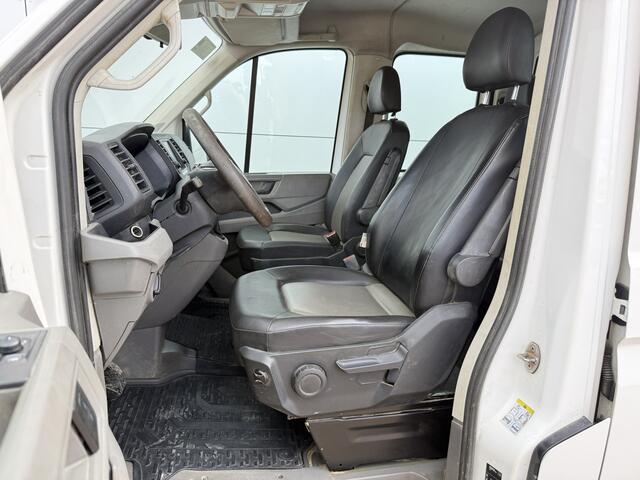 Volkswagen CRAFTER 3.140 2.0 TDI Automaat Open Laadbak Kist Dubbele cabine 6-persoons Airco Trekhaak Navigatie Carplay Pritische Pickup Open Box