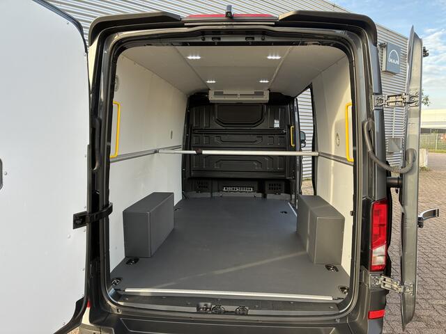 Volkswagen CRAFTER 177PK L3H2 o Indium Grey o Black Styling Package o FULL OPTION