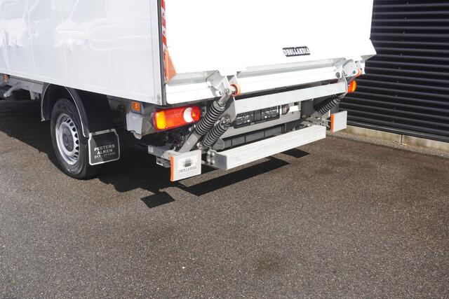 Volkswagen CRAFTER 140pk Automaat Bakwagen Laadklep zijdeur Apple Carplay Airco Cruise control