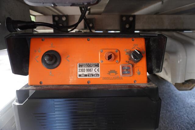 Volkswagen CRAFTER 140pk Automaat Bakwagen Laadklep zijdeur Apple Carplay Airco Cruise control