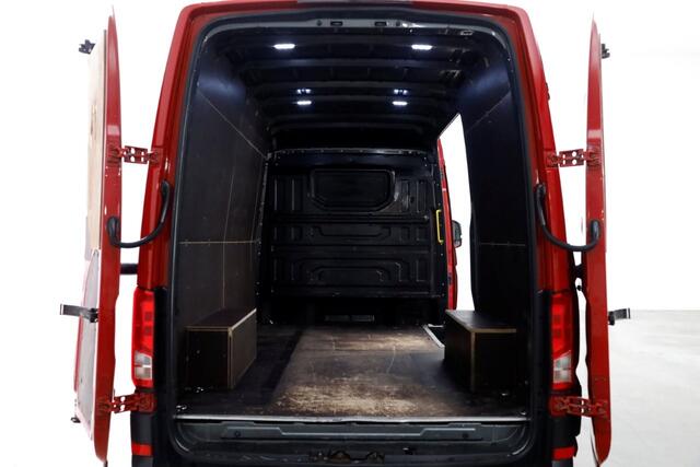 Volkswagen CRAFTER 35 2.0 TDI 177pk RWD L3H3 (L2H2) Airco/Navi/Trekhaak 3500kg 07-2020