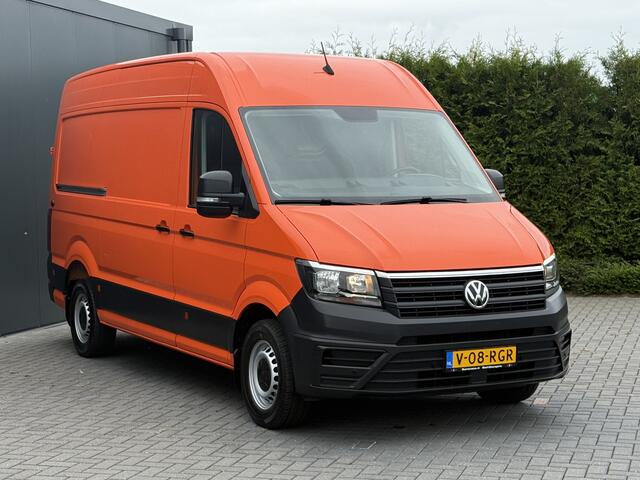 Volkswagen CRAFTER 35 2.0 TDI 177 PK / L3H3 / CAMERA / CRUISE / 3.5 TON TREKKEN / 3-ZITS / AIRCO / CARPLAY / GEVEERDE STOEL / 3500 KG AHG