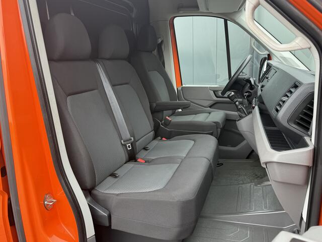 Volkswagen CRAFTER 35 2.0 TDI 177 PK / L3H3 / CAMERA / CRUISE / 3.5 TON TREKKEN / 3-ZITS / AIRCO / CARPLAY / GEVEERDE STOEL / 3500 KG AHG
