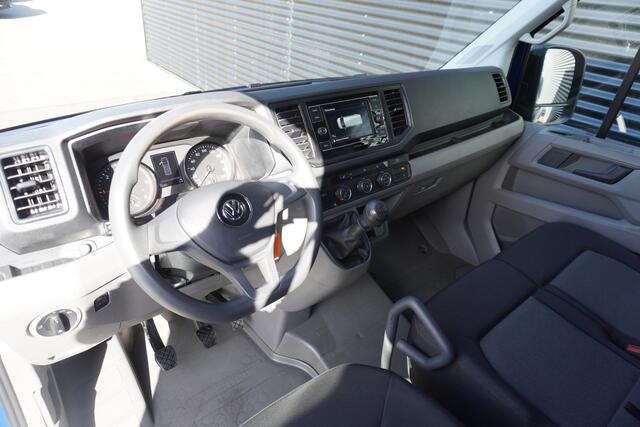 Volkswagen CRAFTER 140pk L3H3/L2H2 Apple Carplay Trekhaak Parkeersensoren Cruise control 3-Zits Stoelverwarming
