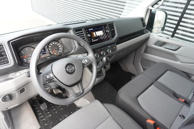Volkswagen CRAFTER 177pk L3H3/L2H2 Apple Carplay Camera Parkeersensoren Navigatie Cruise control 3-Zits