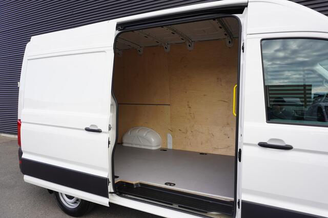 Volkswagen CRAFTER 177pk L3H3/L2H2 Apple Carplay Camera Parkeersensoren Navigatie Cruise control 3-Zits