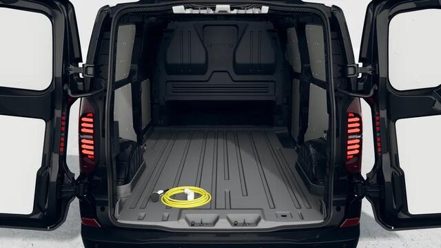 Volkswagen E-Transporter 34 L2H1 Style 64 kWh