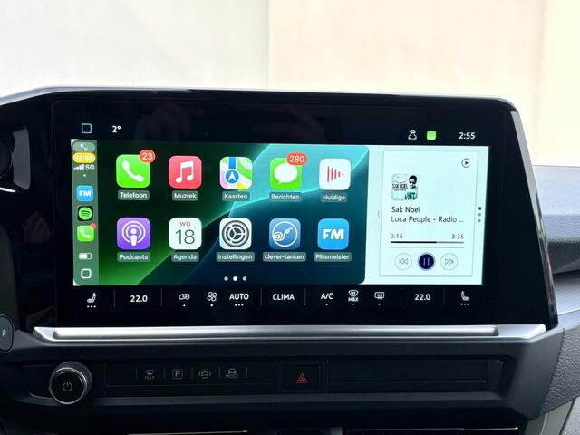 Volkswagen E-Transporter Caravelle 32 L1H1 Life 64 kWh Automaat / NIEUW/ Fabrieksgarantie tot 12-2027 / 8 Persoons / Stone Gray / Warmtepomp / Apple Carplay/Android Auto / Licht en zicht-pakket / Keyless entry / draadloze telefoonlader /