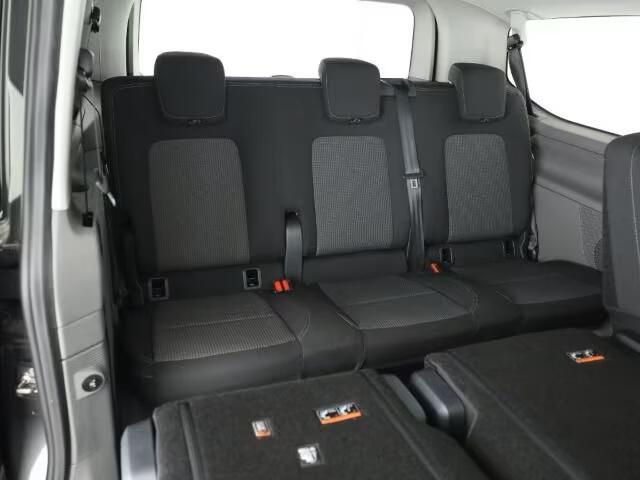 Volkswagen E-Transporter Caravelle L1H1 64 kWh 9 personen 47.553 incl BTW LED Camera Carplay Stoelverwarming