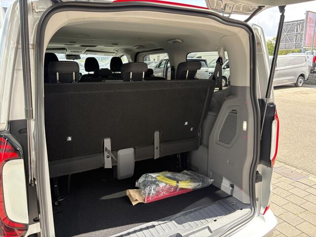 Volkswagen E-Transporter Caravelle L1 Life 64 kWh 136 Pk | 9 Persoons | Achteruitrijcamera | Warmtepomp | Prijs is INCL BTW & BPM Carplay/Android auto | Parkeersensoren | Prijs is INCL BTW & BPM