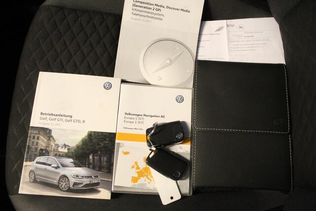 Volkswagen GOLF 1.4 TSI R-line Navigatie/Airco/Cruise control adaptief/Stoelverwarming/Led dagrijverlichting/Parkeersensoren rondom/Mistlampen voor adaptief/Regensensor/Start-stop systeem/Lichtmetalen velgen
