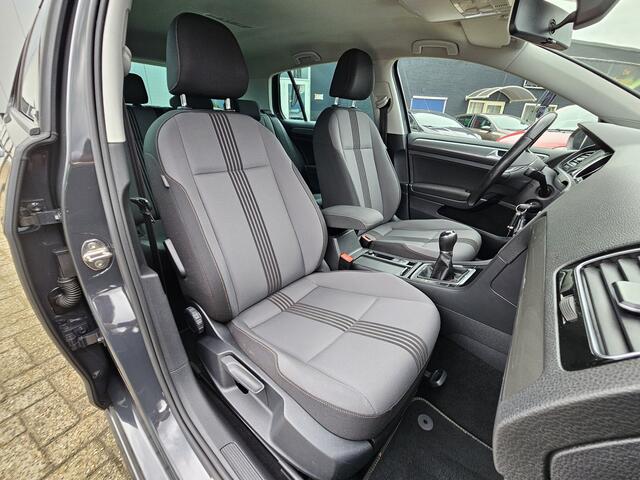 Volkswagen GOLF 1.2 TSI R-Line Edition NAVIGATIE|BLUE TOOTH|CRUISE CONTROL|ECC/AIRCO|PDC VOOR&ACHTER|GETINT GLAS|DEALER ONDERHOUDEN|18 INCH Maandag tot Vrijdag geopend van 09.00 uur tot 20.00 uur en Zaterdag van 09.00 tot 18.00 uur