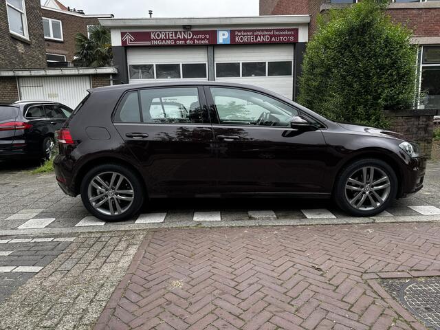 Volkswagen GOLF 1.0 TSI Trendline l Clima l Carplay l Parkeersensoren l Navi