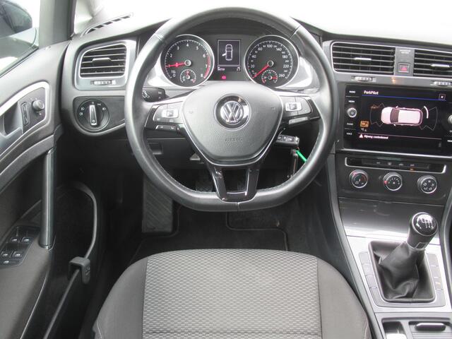 Volkswagen GOLF 1.0 TSI Comfortline 110 PK, Carplay + Android Auto / Parkeersensoren / Cruise control + Limiter / 15' LMV