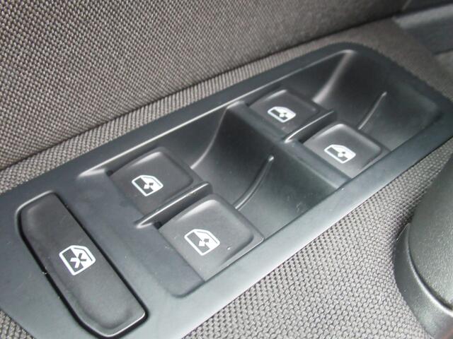 Volkswagen GOLF 1.0 TSI Comfortline 110 PK, Carplay + Android Auto / Parkeersensoren / Cruise control + Limiter / 15' LMV