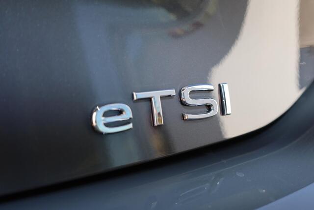 Volkswagen GOLF Variant 1.5 eTSI Life Business 116PK / 85kW Navigatie, voorstoelen verwarmbaar met massagefunctie, Apple Carplay & Android Auto, extra getint glas achter, digitaal instrumentenpaneel, LED koplampen